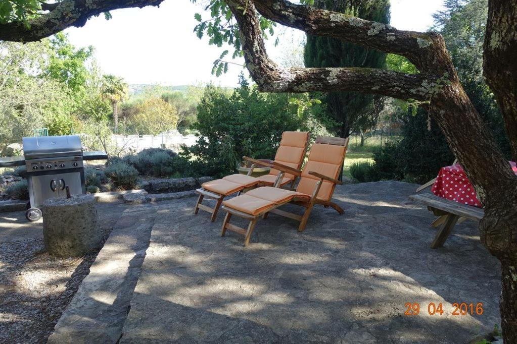 ווג Roulottes Et Cabanes De Saint Cerice מראה חיצוני תמונה